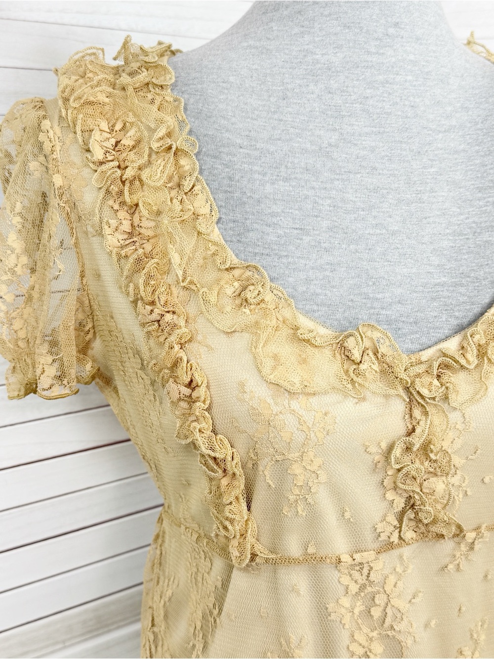 Vintage Y2K Moda International Lace Coquette Fairy Ruffle Top Medium Beige Boho - Picture 5 of 11